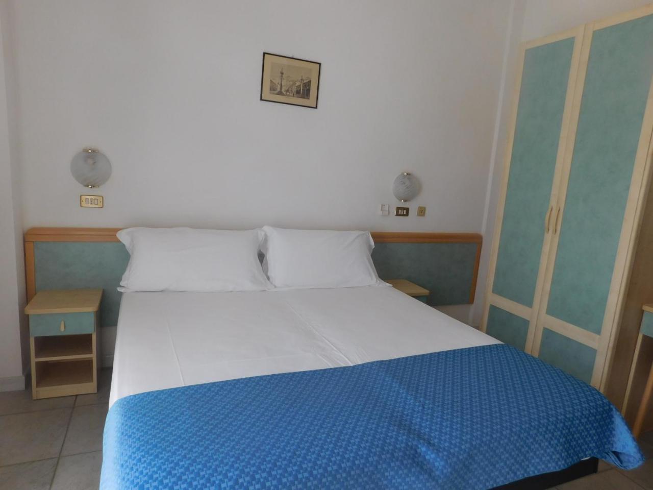 Hotel Dolores Rimini Exteriör bild