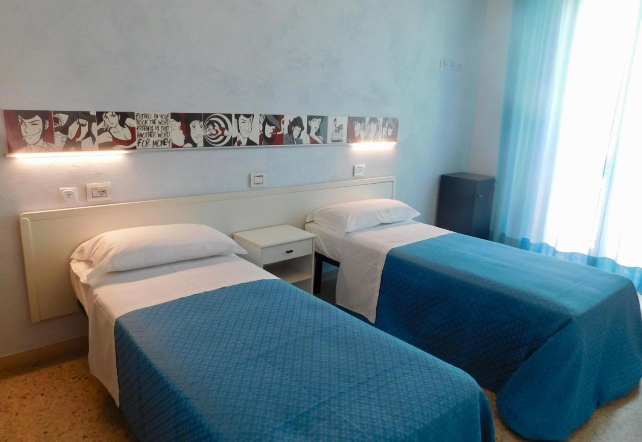 Hotel Dolores Rimini Exteriör bild