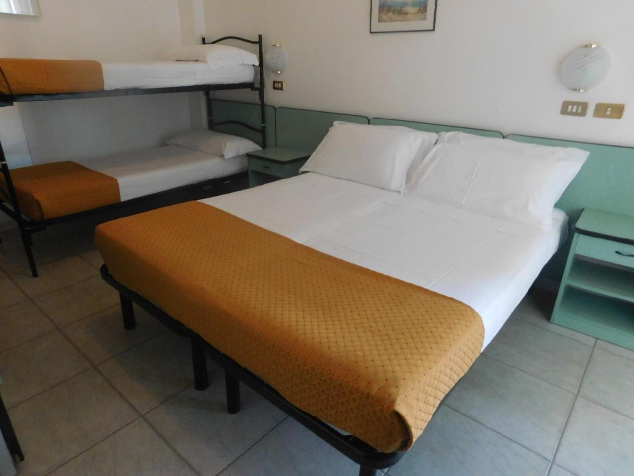 Hotel Dolores Rimini Exteriör bild