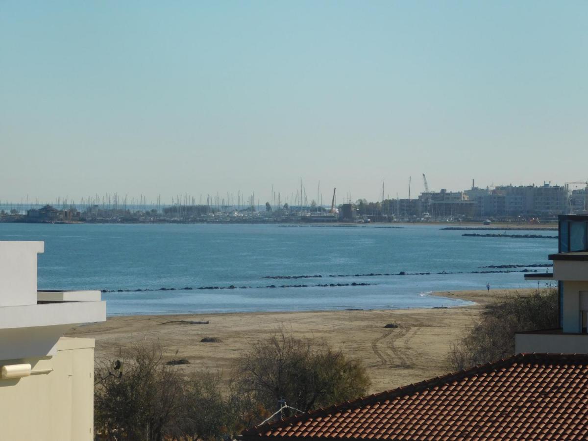 Hotel Dolores Rimini Exteriör bild